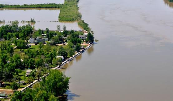J&S Franklin with their Flood Protection System, DEFENCELL