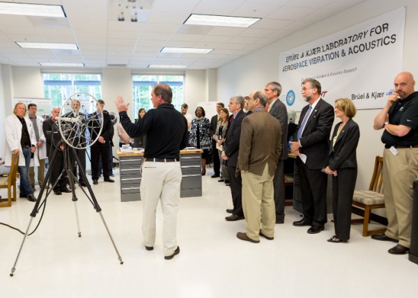 Brüel & Kjær Sponsors Aerospace Laboratory at Virginia Tech