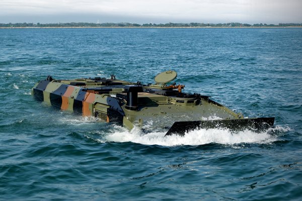 First Amphibious Combat Vehicle (ACV) 1.1 based on Iveco Defence Vehicles’s platform rolled out to the U.S. Marine Corps.