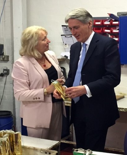 Foreign Secretary Visits Innovative Company